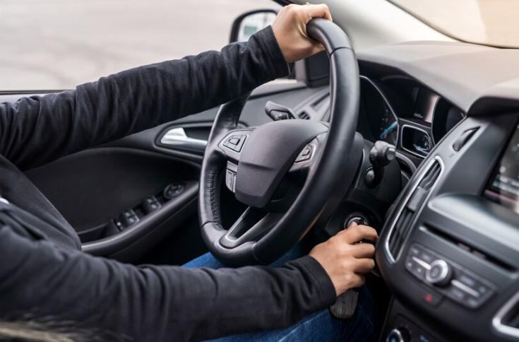 Perbedaan power steering hidrolik dan elektrik