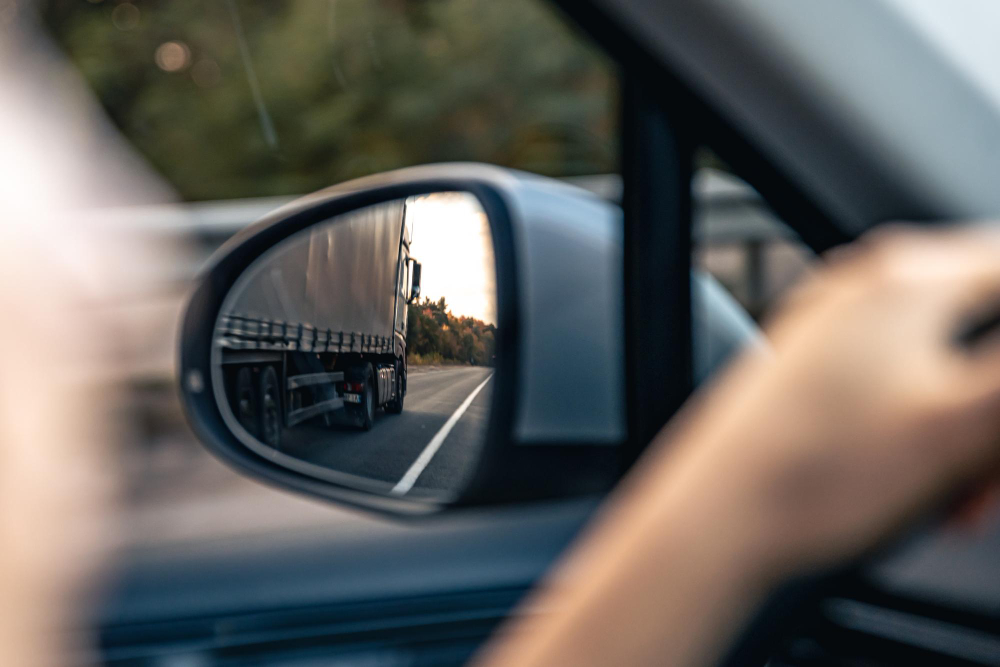 Apa Itu Blind Spot yang Bisa Sebabkan Kecelakaan? Jenis dan Cara Mengatasinya
